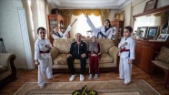 Milli sporcu hazırlıklarını 'tekvandocu ailesiyle' sürdürüyor