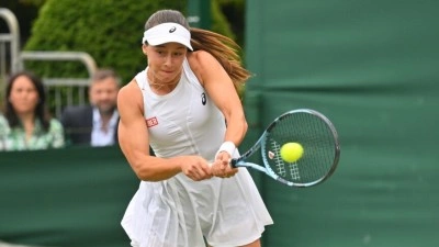 Milli tenis&ccedil;i Zeynep S&ouml;nmez, Wimbledon'dan &ccedil;iftlerde de elendi