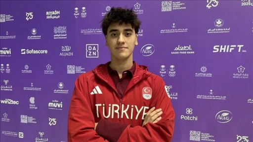 Milli yüzücü Kuzey Tunçelli, Teksas Üniversitesi'nin takımına girdi