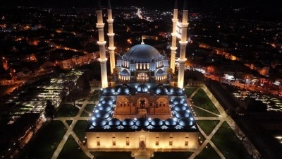 Mimar Sinan'ın 'ustalık eseri' Selimiye, yenilenen aydınlatmalarıyla g&ouml;r&uuml;nt&uuml;lendi
