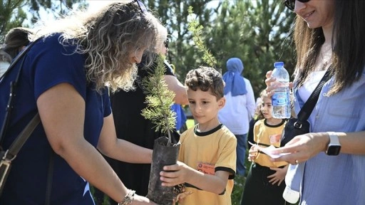 Minik öğrenciler için "Uyum Haftası" kapsamında fidan dikimi etkinliği düzenlendi