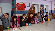 Minik öğrencilerin kumbaraları Mehmetçik için doluyor
