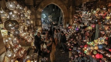 Mısır'ın sembol mekanları Ramazan için 'süslendi'