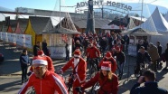 Mostar'da bisikletli Noel Babalar
