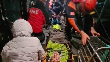 MSB, Hasan Dağı'ndan düşerek yaralanan dağcının kurtarıldığı anların görüntülerini paylaştı