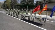 MSB, Kuzey Makedonya ordusuna tanıtım amaçlı 7 bin 400 üniforma ve tank çekicisi teslim etti