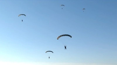 MSB, SAT komandolarının paraş&uuml;t eğitimi g&ouml;r&uuml;nt&uuml;lerini paylaştı