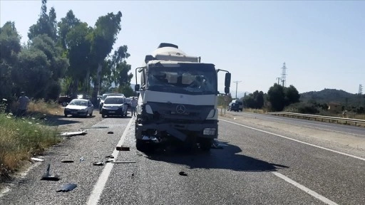 Muğla'da beton mikseri ile yolcu minibüsü çarpıştı: 1 kişi öldü, 12 kişi yaralandı