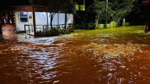 Muğla'nın Bodrum ve Marmaris il&ccedil;elerinde sağanak etkili oldu