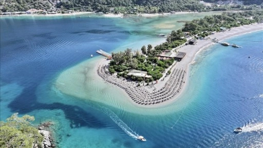 Muğla'nın mavi bayraklı plajları unutulmaz tatil imkanı sunuyor