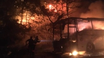 Muğla'da seyir halindeki yolcu otobüsünde çıkan yangın söndürüldü