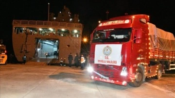 Muğla'dan deprem bölgesine tıbbi malzeme ve iş makineleri askeri gemilerle gönderiliyor