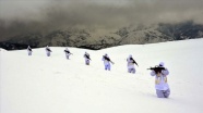 Muş&#039;ta jandarma ekipleri, teröristlere dondurucu soğukta da göz açtırmıyor