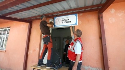 Muş'ta mobil onarım ekibi yaz tatilinde 72 okulun bakım ve onarım işlerini yaptı