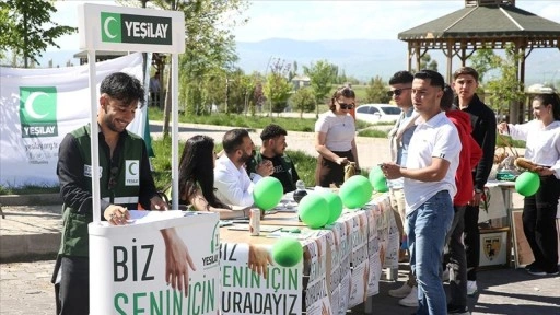 Muş'ta Yeşilay gönüllüleri öğrencileri bilgilendirici faaliyetlerle bağımlılıktan uzak tutuyor