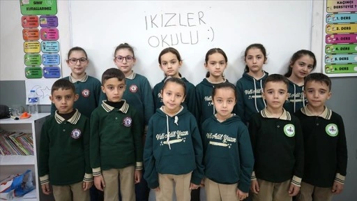 Muş'taki "ikizler okulu"nda 21 ikiz eğitim görüyor