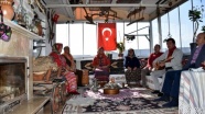 'Müzeye çevirdiği' evinde Yörük-Türkmen geleneğini de yansıtan bine yakın eşyayı sergiliyo