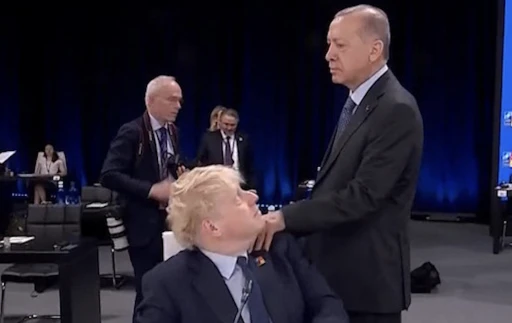 CHP h&acirc;l&acirc; mevzuyu anlayabilmiş değil! -Emin Batur yazdı-