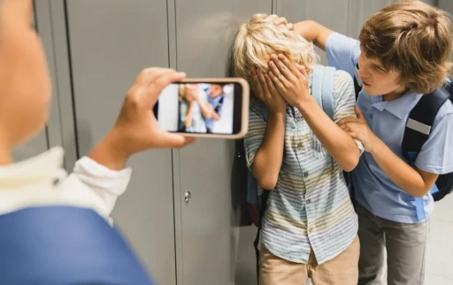 Məktəblilərin qorxusu: Bullinq -Psikolog Ruhiyya Rustamova, Azerbaycan'dan yazdı-