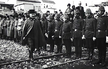 Franco ile Atat&uuml;rk&rsquo;&uuml; karşılaştıran zek&acirc;, gelir Kuzey Irak&rsquo;ta federe devleti tartışır! -Tolga Eşref G&ouml;kt&uuml;rk yazdı-