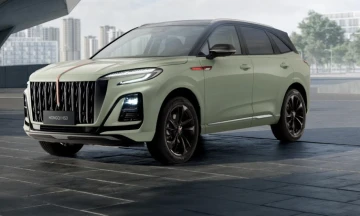 SPIEF 2024'ün resmi arabası HONGQI'den Türkiye piyasasına büyük ilgi