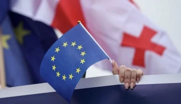 G&uuml;rc&uuml;stan əhalisi Avropa İttifaqına namizəd olmağını bayram kimi qəbul edir&hellip; Ancaq&hellip; -İrada Calil yazdı-