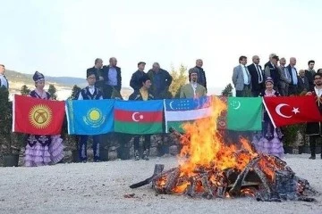 Novruz &ccedil;ərşənbələrinin m&uuml;xtəlif adət-ənənələri var. S&uuml;frələr a&ccedil;ılır, şirniyyatlar bişirilir, evlər təmizlənir -İrada Calil yazdı-