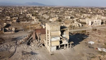 Azərbaycan ermənilər tərəfindən dağıdılmış on min kvadratkilometr bir xarabalıqla üz-üzə qaldı -İrada Calil yazdı-