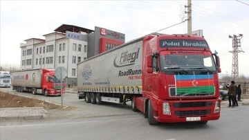 Nahçıvan'dan Türkiye'deki deprem bölgesine 38 tır yardım