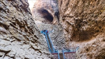 Nahçıvan'ın turizm merkezi Ashab-ı Kehf mağaraları