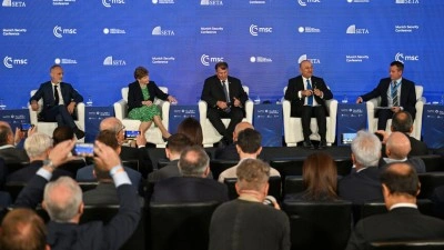 NATO Ankara Zirvesi b&uuml;nyesinde "Zirveye Doğru" paneli d&uuml;zenlendi