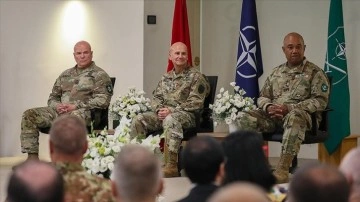 NATO Müttefik Kara Komutanlığında devir teslim töreni yapıldı