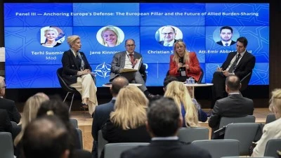 "NATO Zirvesi Diyalogları" kapsamında m&uuml;ttefiklerin "y&uuml;k paylaşımının geleceği" paneli