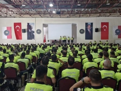 NATO Zirvesi i&ccedil;in &ccedil;eşitli illerden g&ouml;revlendirilen trafik polislerine koordinasyon eğitimi verildi