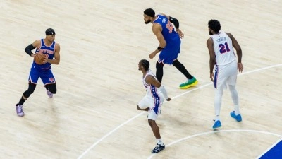 NBA'de 76ers'ı s&uuml;p&uuml;ren Knicks, konferans finaline &ccedil;ıktı