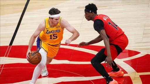 NBA'de Los Angeles Lakers son saniye üçlüğüyle kazandı