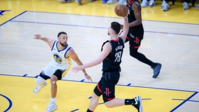 NBA'de Rockets, Alperen Şeng&uuml;n'&uuml;n ma&ccedil; kazandıran basketiyle Warriors'ı yendi