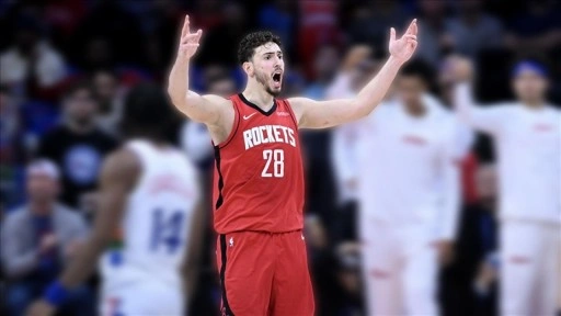 NBA'de sezonun açılış maçında 39 sayı atan Alperen Şengün, ABD basınının gündeminde