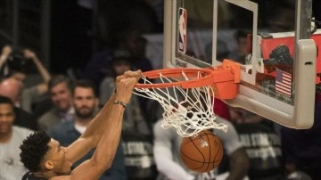 NBA'de Giannis Antetokounmpo Pacers'a karşı 50 sayı attı