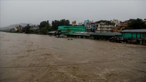 Nepal'de şiddetli yağışların yol açtığı afetlerde hayatını kaybedenlerin sayısı 47'ye yükseldi