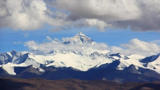 Nepalli dağcı Kami Rita, 31. kez Everest'in zirvesine tırmanarak kendi rekorunu kırdı