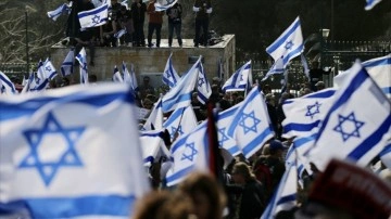 Netanyahu hükümetinin tartışmalı yargı düzenlemesi birinci oylamada Meclisten geçti