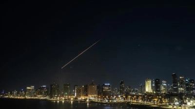 Netanyahu'nun basın toplantısı sırasında İran'dan atılan f&uuml;zeler nedeniyle İsrail'de