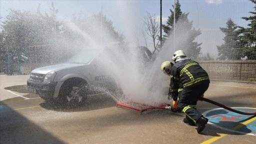 Nevşehir İtfaiyesi'nden elektrikli araç yangınlarını söndürmek için tekerlekli ekipman