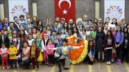 Nevşehir Valisi ve Belediye Başkanı dünya çocuklarını kabul etti