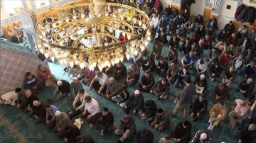 New York Belediye Başkanı, deprem yardımlarının toplandığı camide samimi mesajlar verdi