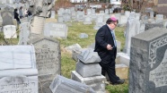 New York'ta Yahudilerin mezar taşları tahrip edildi