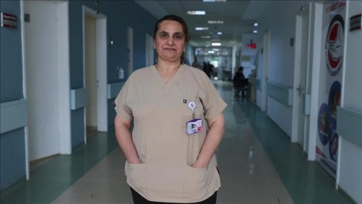 Nezaket hemşire, Hakkari'de 30 yıldır hastalara şefkatle bakıyor