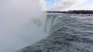 Niagara Şelaleleri&#039;nden buz akıyor