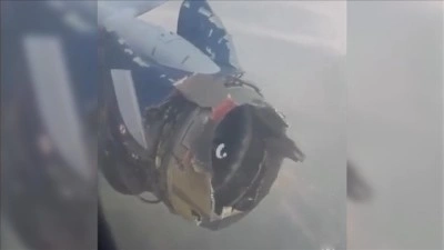 Nijerya'da yolcu u&ccedil;ağı motor arızası nedeniyle acil iniş yaptı